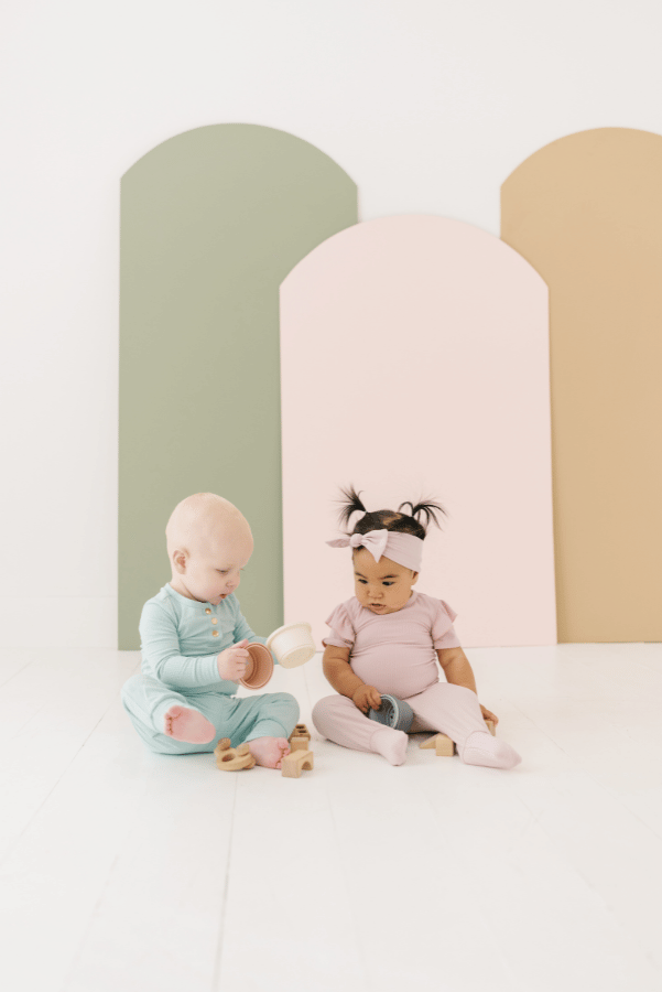 Luna Luz Ballerina Bamboo Bow Headband With Ruffle Sleeve Onesie & Jogger Pants